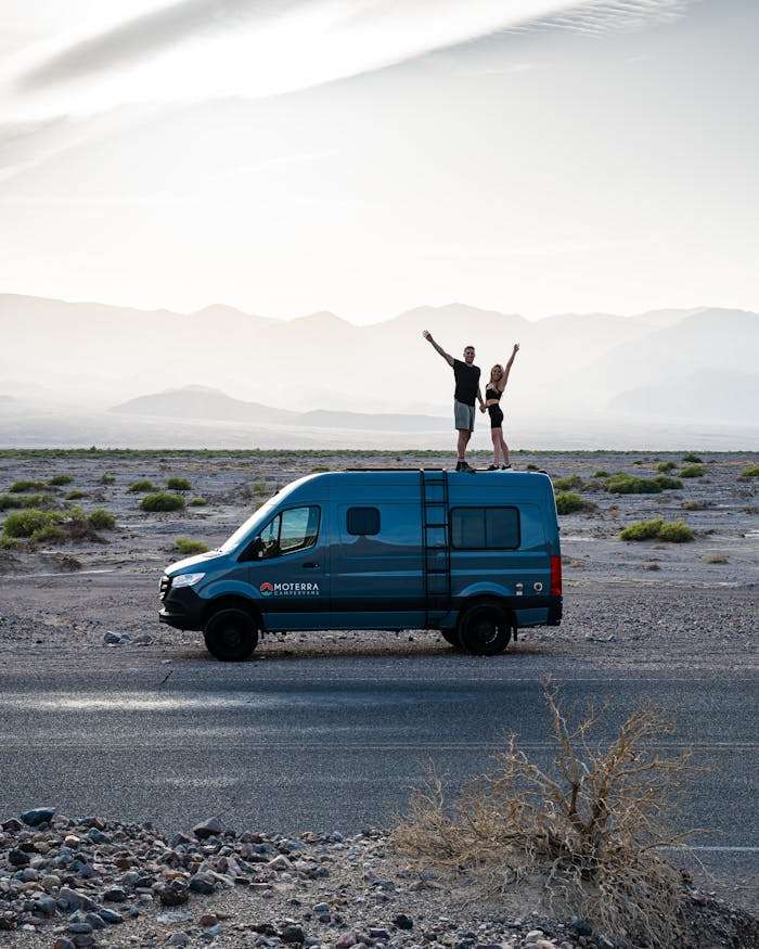 Vacanza in camper, accessori per organizzare gli spazi e avere tutto a portata di mano in vendita presso transweit concessionario e assistenza camper e van como, milano, monza, varese, lecco