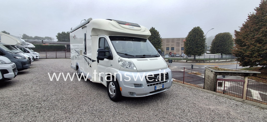 Carthago-Chic-Cline-t4.2-camper-semitegrale-con-ampio-garage-in-coda-occasione-pronta-consegna-in-vendita-presso-transweit-concessionario-e-assistenza-camper-e-caravan
